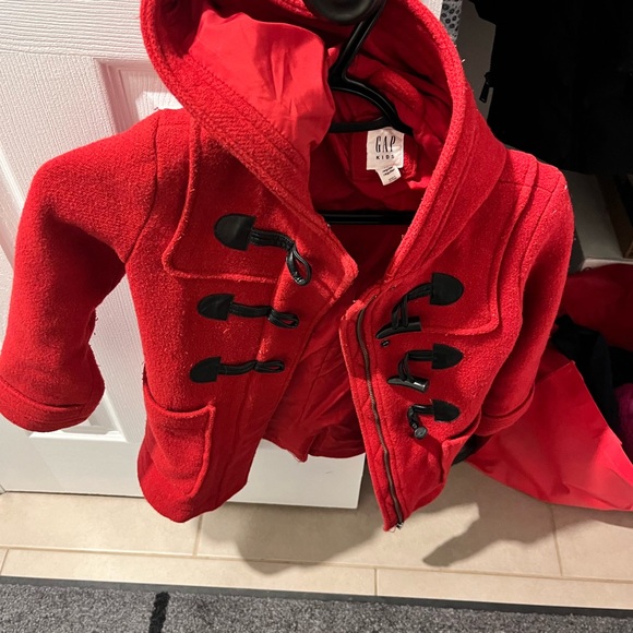 Little Red riding hood 😀 gently used winter coat - Picture 2 of 2